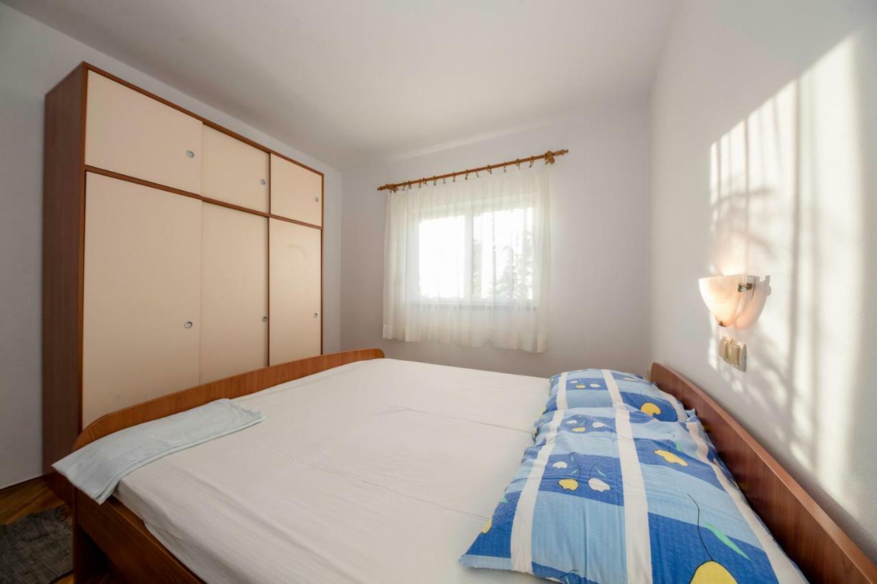 Kuca Leonora Apartment Banjol Luaran gambar
