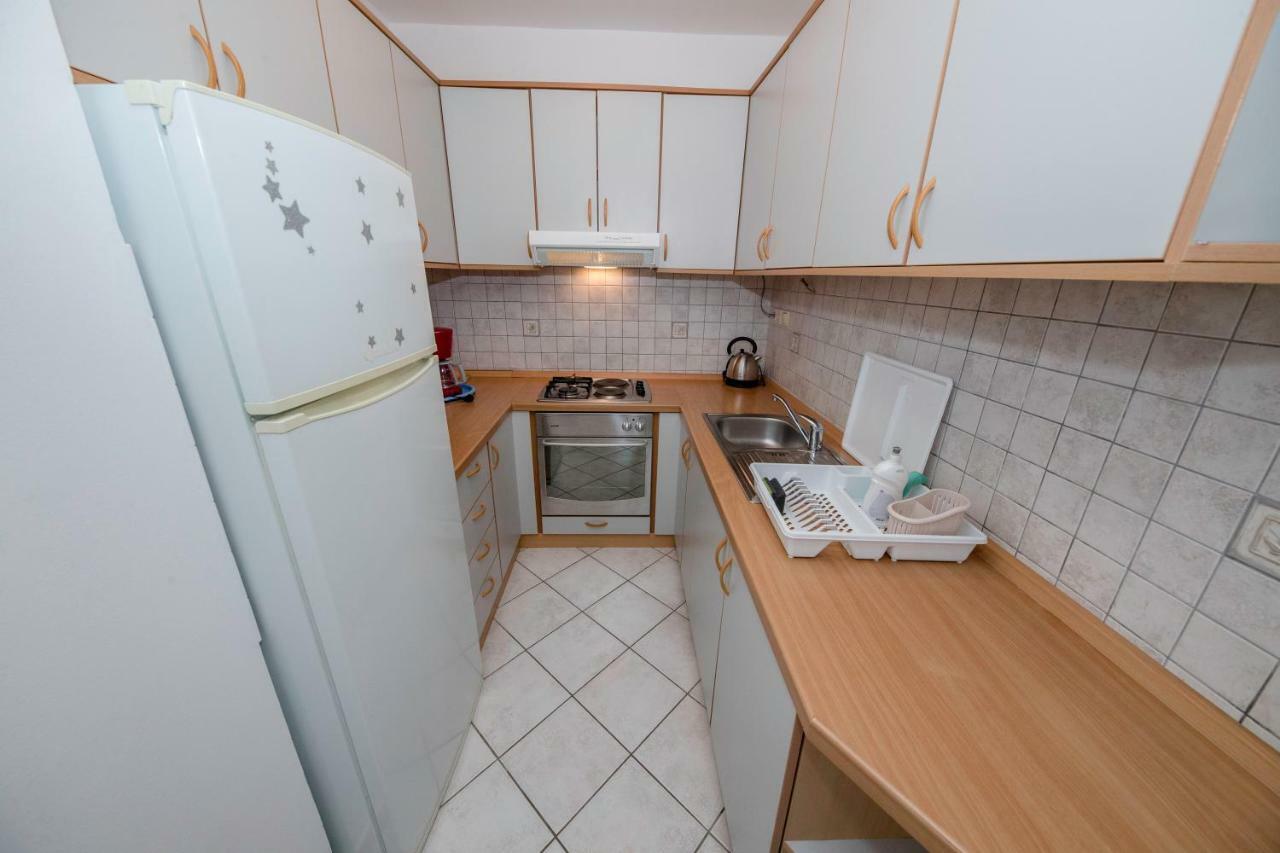Kuca Leonora Apartment Banjol Luaran gambar