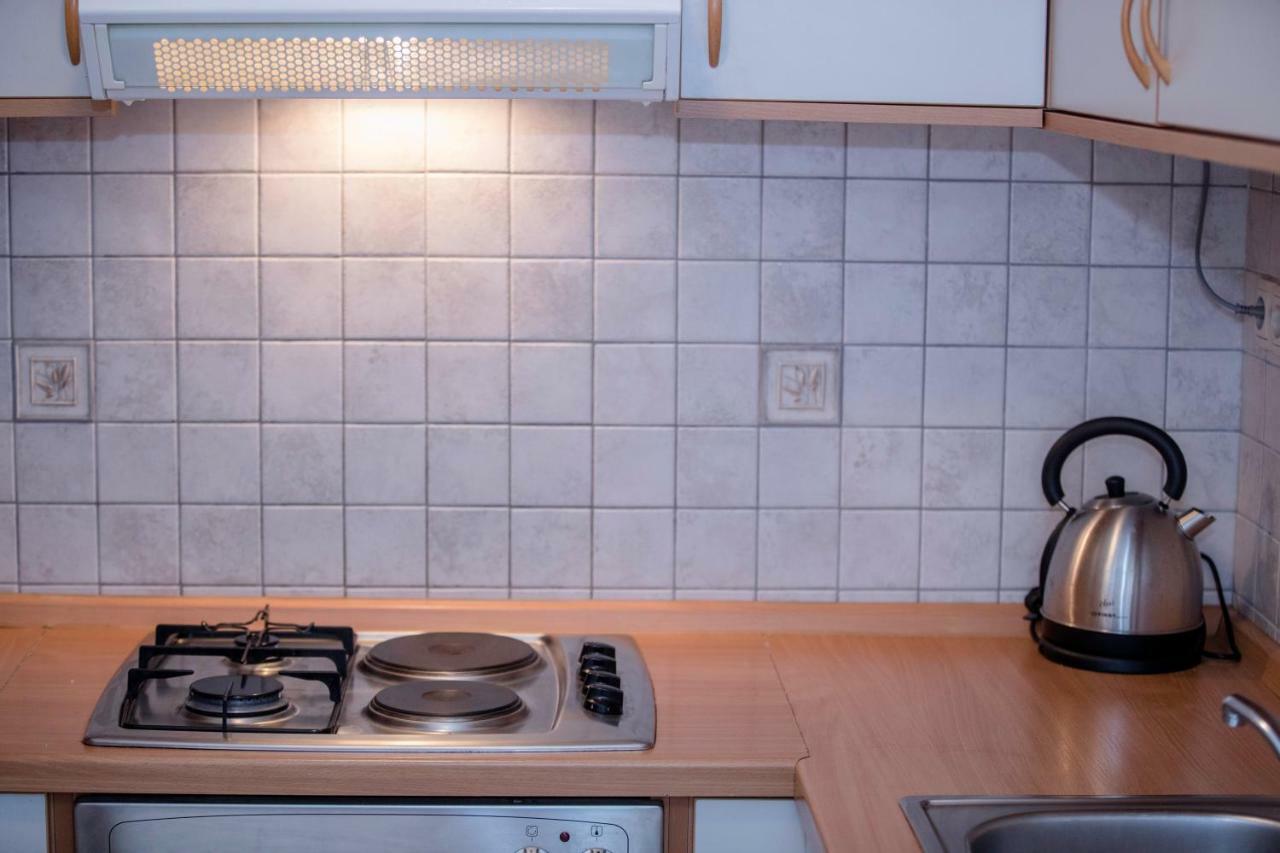 Kuca Leonora Apartment Banjol Luaran gambar